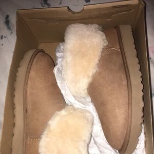 Women’s size 9 classic short fur uggs